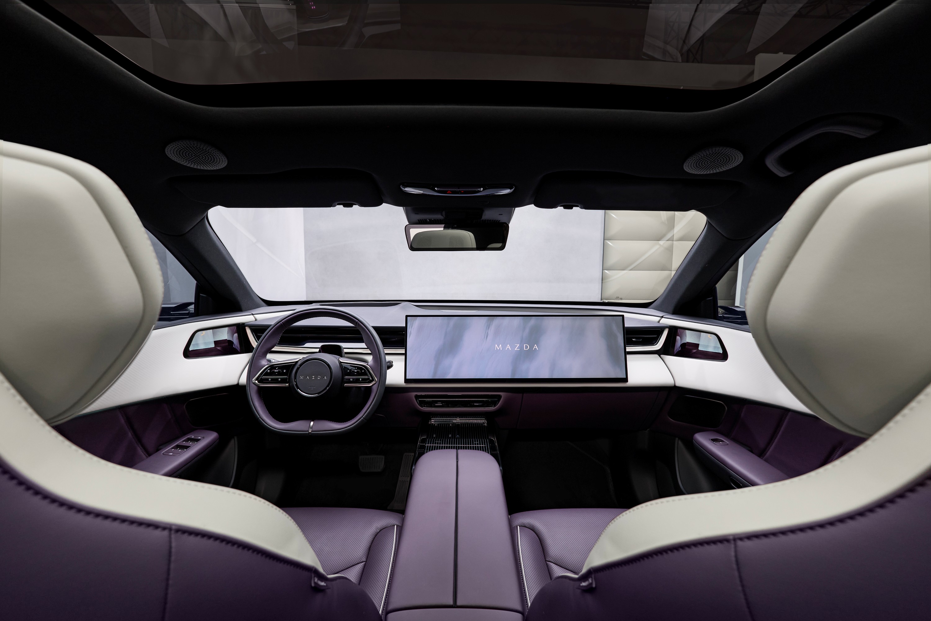 Mazda CX-6e interior (2)